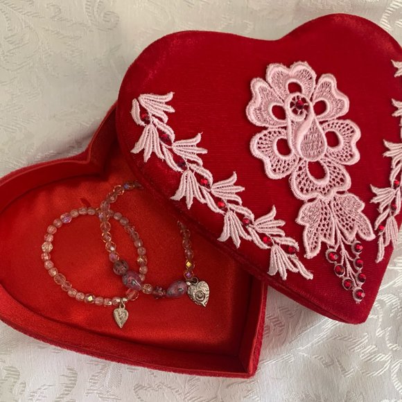 Pink Heart Bracelets & Red Velvet Heart Container - Picture 1 of 7